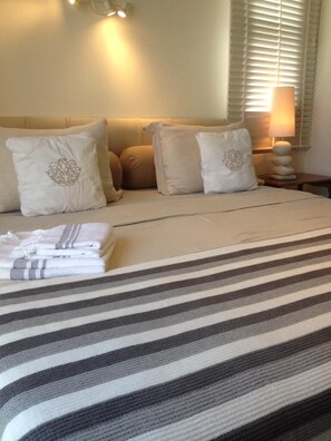 4 室のベッドルーム、アイロン / アイロン台、WiFi、ベッドシーツ