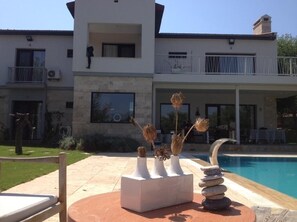 Outdoor pool - ZEN DE LUX comfort is in progress (kusadasi)
