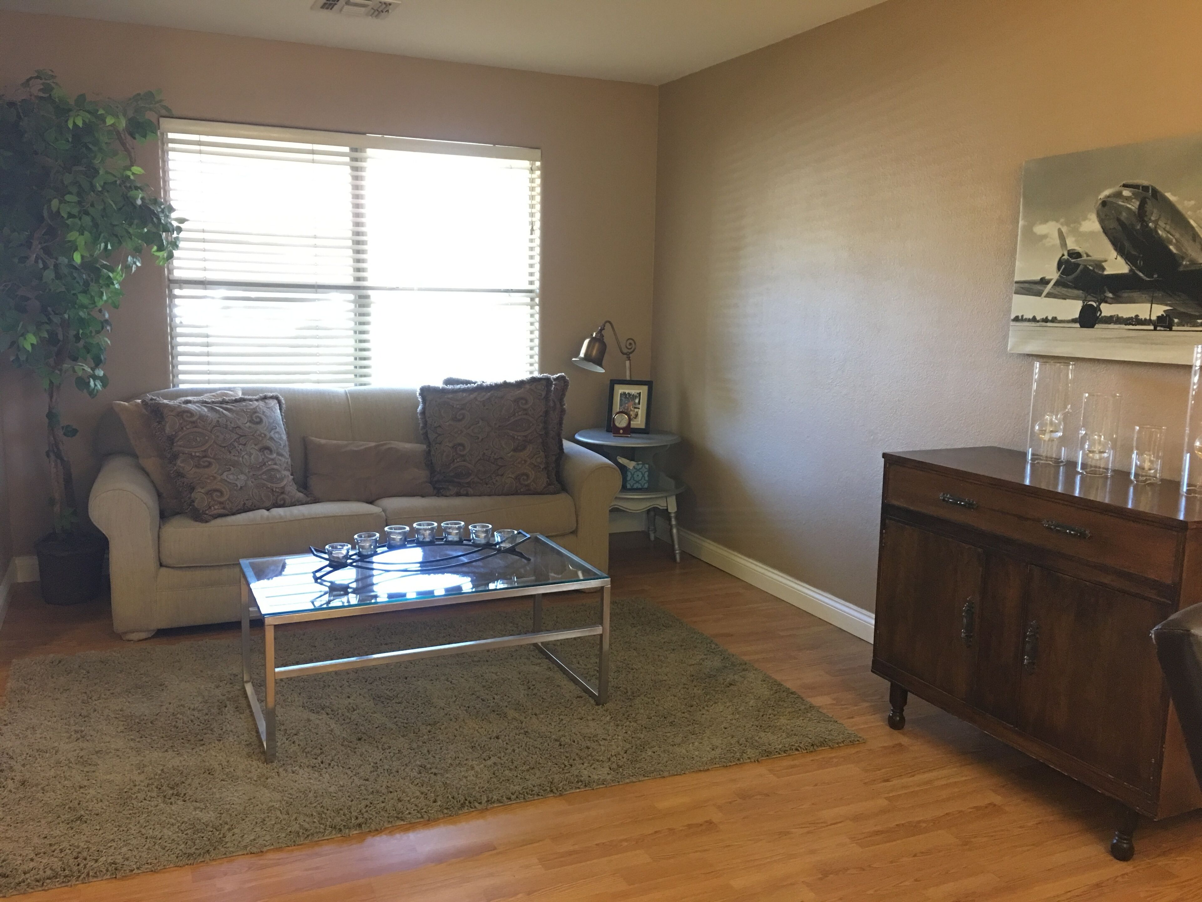 Great Home With 4 Bedrooms less than 10 miles from University of Phoenix Stadium