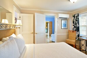 4 bedrooms, desk, iron/ironing board, free WiFi