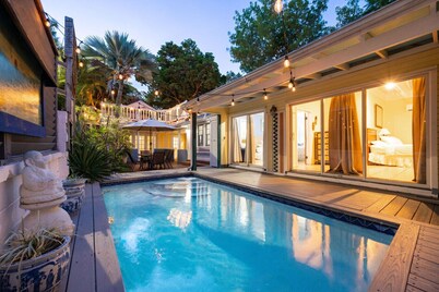 Amelia`s Hideaway - Hidden Key West Courtyard - Steps off Duval w Private Pool