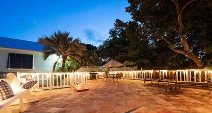 Amelia's Hideaway ~ Piilotettu Courtyard Villa oma uima-allas
