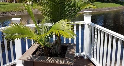 Beautiful 2 Bedroom 2 bath Fully Furnished Condo Close To Beaches