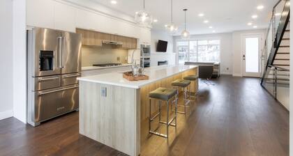 New Luxury Townhome 27