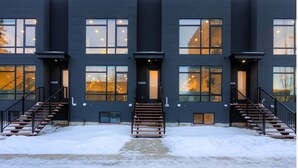 Unclassified image, 2 of 66, button - New Luxury Townhome 27 (Edmonton)