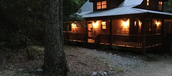 Dancing Bear Your Honeymoon Cabin in the Woods