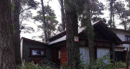 Hermosa Cabaña en bosque de Mar Azul 4/5 personas