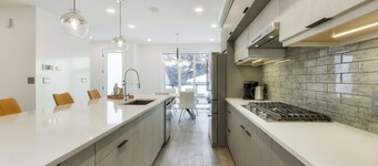 NEW LUXURY TOWNHOME 25