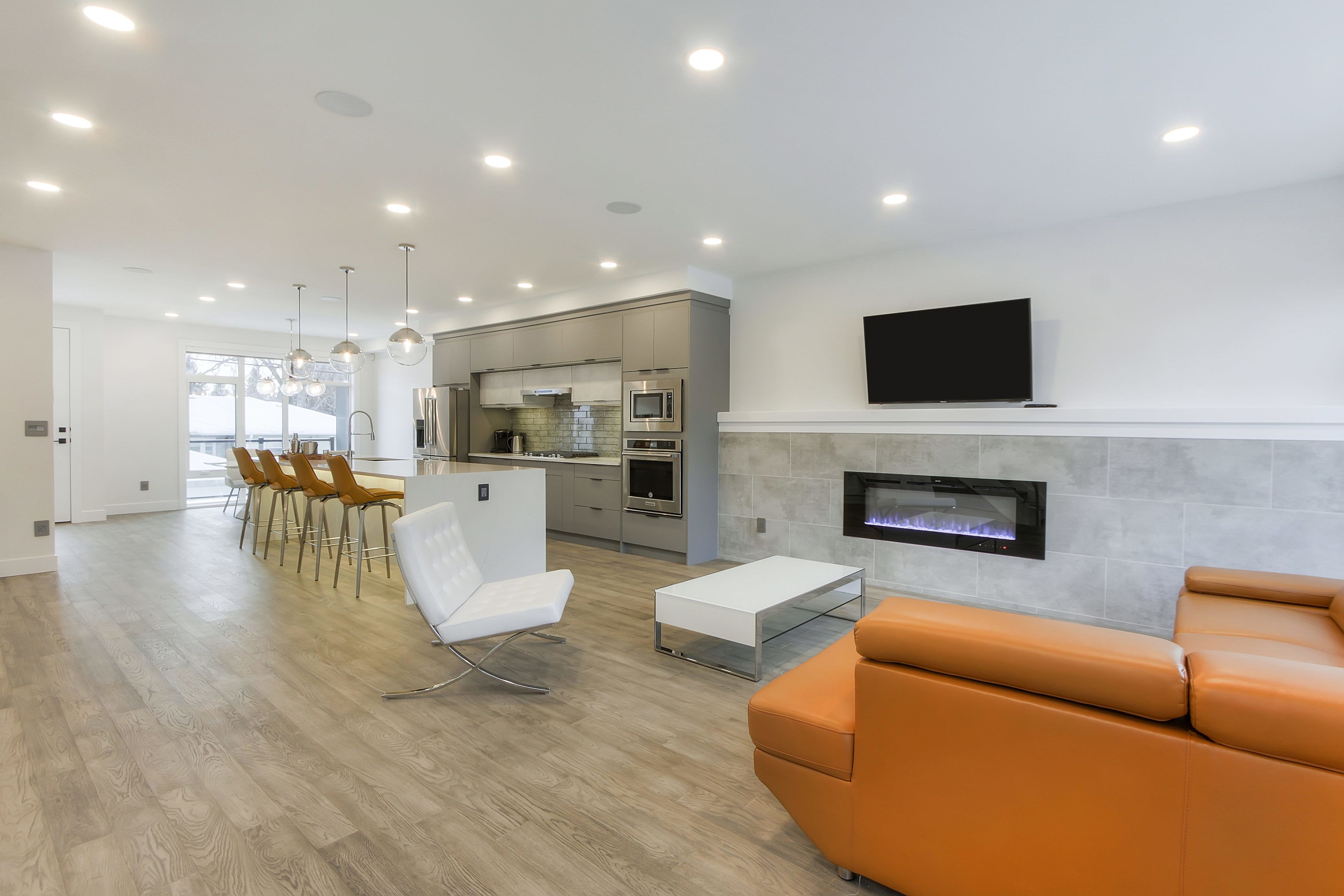 Luxury House, Multiple Beds, Non Smoking | Living room | 55-inch Smart TV with cable channels, TV, fireplace