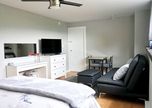 1 habitación, tabla de planchar con plancha, wifi gratis y ropa de cama 