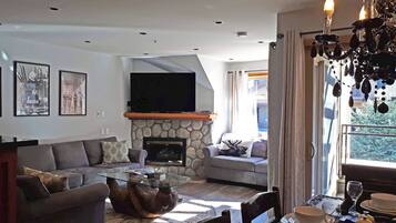 Smart TV y chimenea