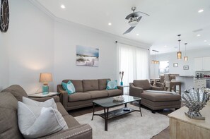 TV, offices, printers - New Luxury Villa: 2min beach, heated pool & whirlpool, gulf & bay view, elevator (Bonita Springs)