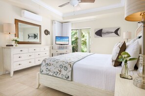 2 bedrooms, in-room safe, iron/ironing board, WiFi - Stunning 2 bedroom 2100 sq ft, directly on Grace Bay Beach! (Providenciales)