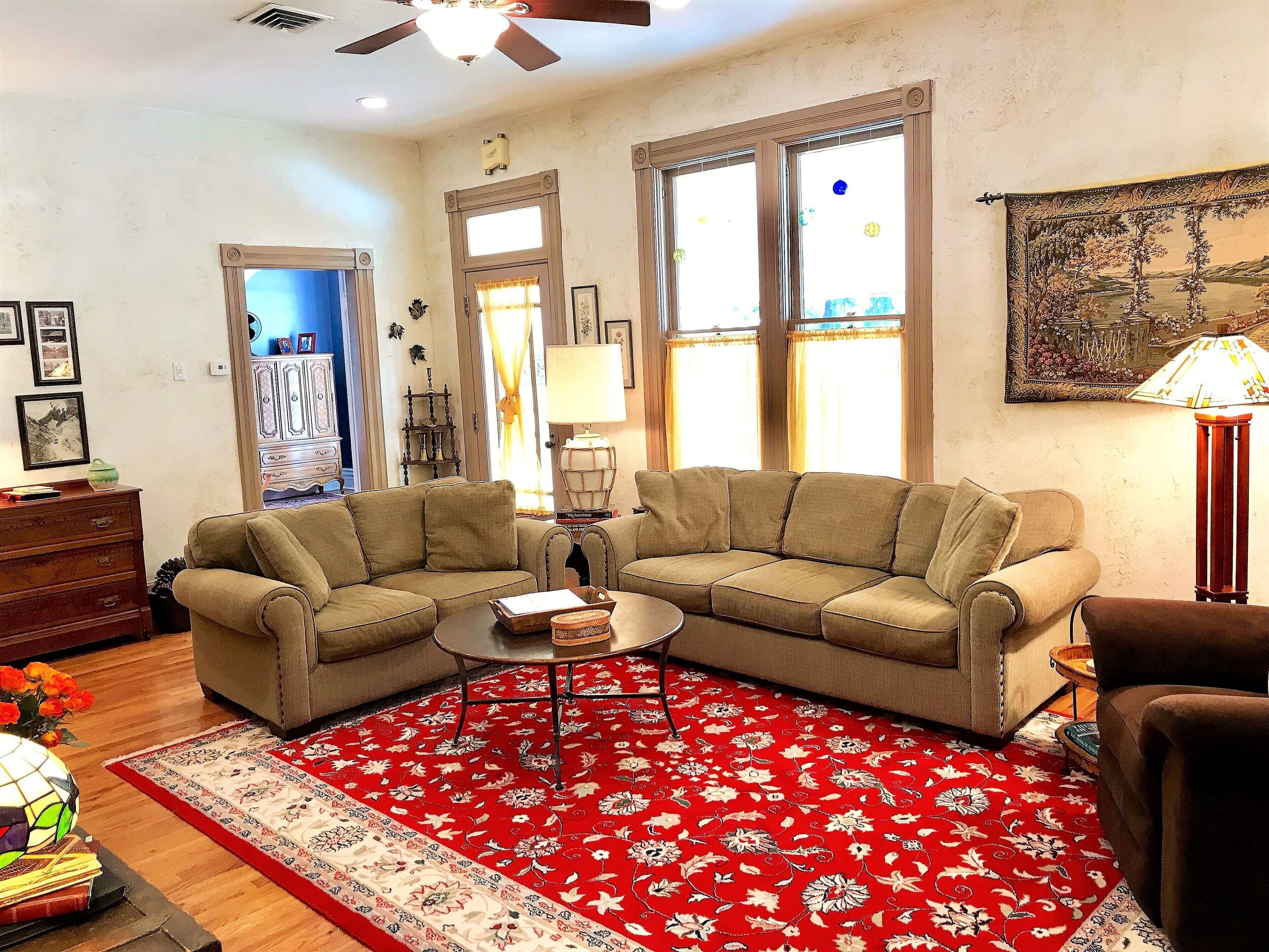 1898 Victorian Bungalow Nestled at the Base of Pikes Peak-Near Attractions