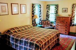 6 bedrooms, iron/ironing board, free WiFi, bed sheets - Cedar Cliff Retreat - Stunning 1920's Craftsman on Lake Superior Shore (Lutsen)