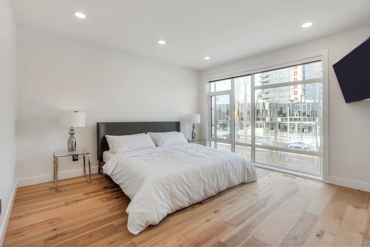 Luxury House, Multiple Beds, Non Smoking | 3 bedrooms, premium bedding, down comforters, in-room safe