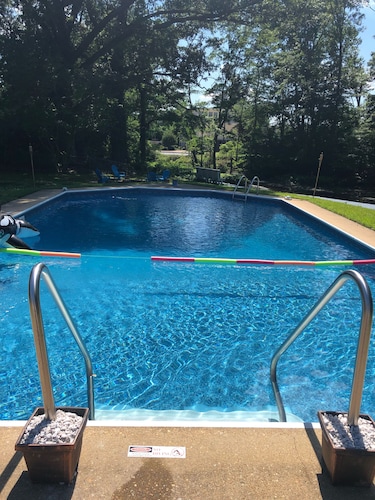 Uriges Südhaus mit Pool und See
