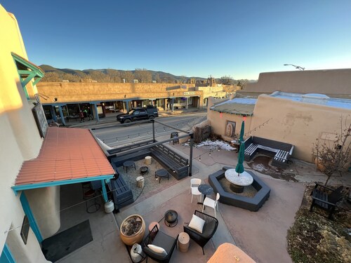 Taos tarjoaa matkalaiselle monenlaista nähtävää