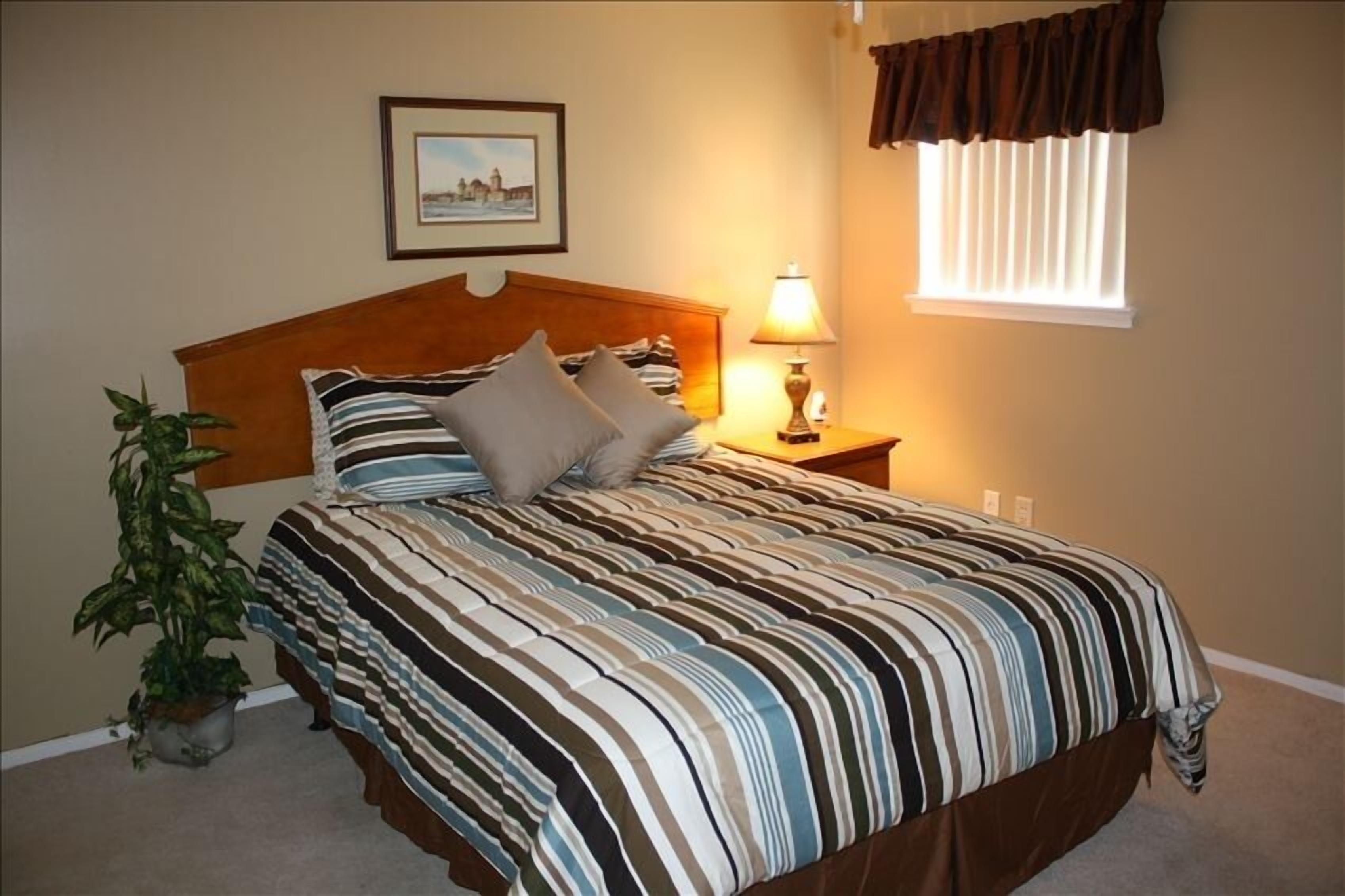 BEST DEAL on SMITH LAKE /Level/Convenient/Great Beautiful View