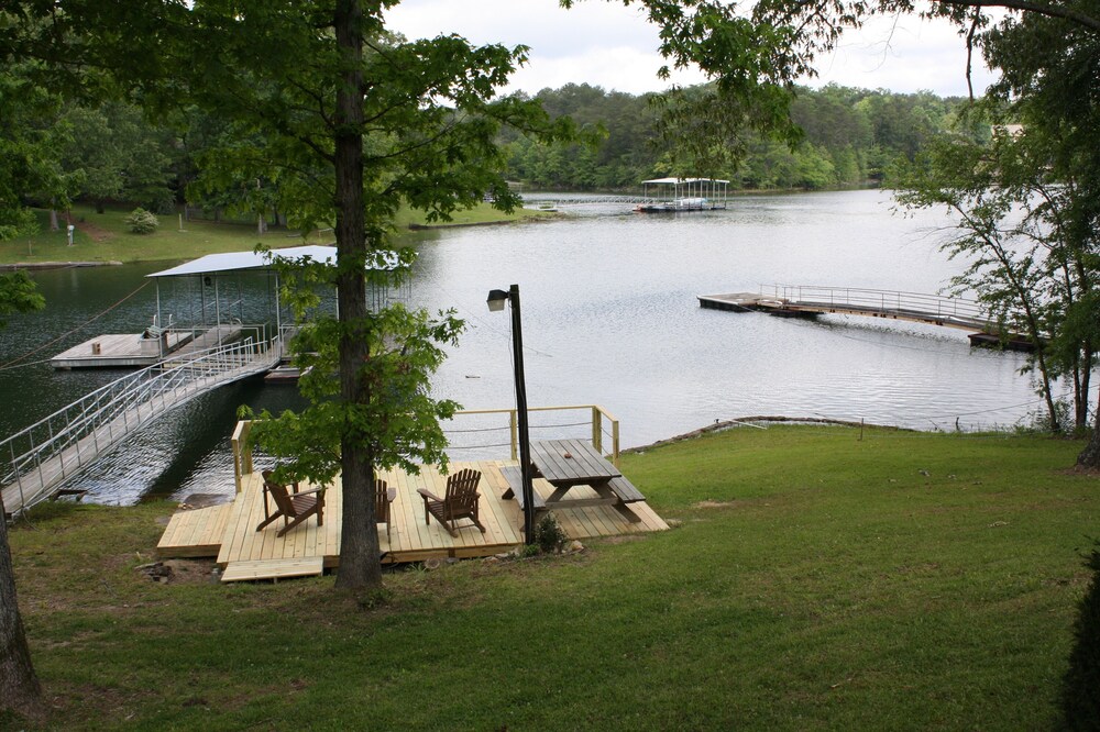 BEST DEAL on SMITH LAKE /Level/Convenient/Great Beautiful View
