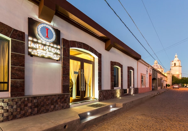 Exterior - Hotel Industria (Magdalena de Kino)