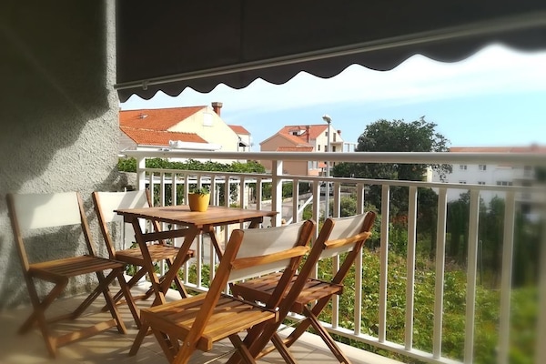 Apartment, 1 King Bed, Non Smoking, Sea View | Balcony