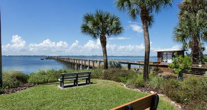 ** PASEO A LA PLAYA Y PISCINA CLIMATIZADA! ** Beachside Paradise a una cuadra del océano!