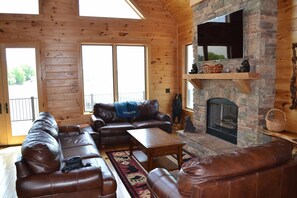 Smart TV, fireplace, ping pong, books