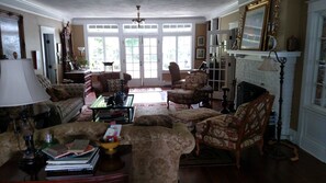 Smart TV, fireplace, DVD player, books