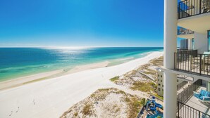 På stranden