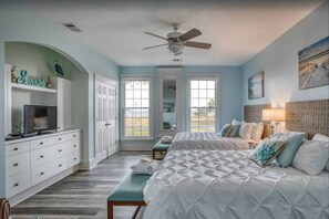 2 bedrooms, travel cot, WiFi, bed sheets