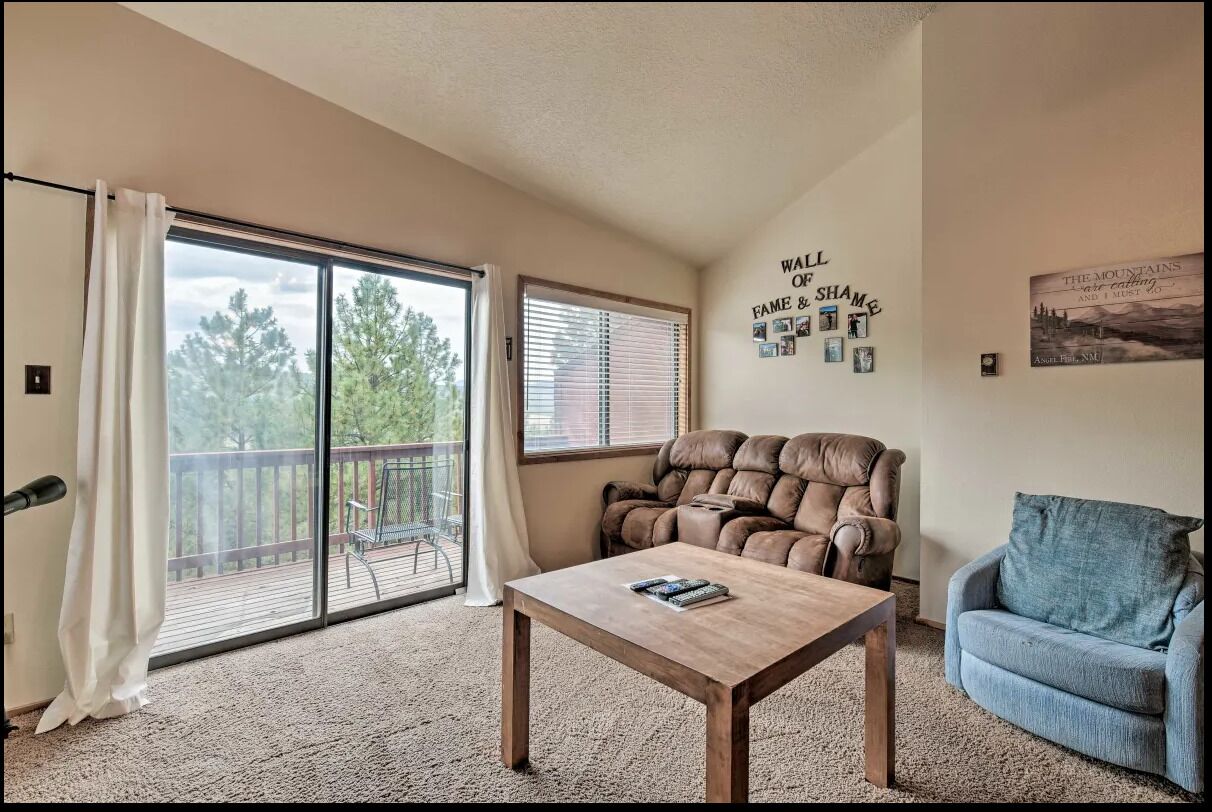 350’ from Chile Express lift! High Spd WiFi, Garage Prkng, 60' Flat Screen TV