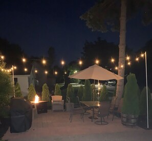 Outdoor dining - ★★★★★Charlevoix 5 Star-rated Cottage★★★★★ (Charlevoix)