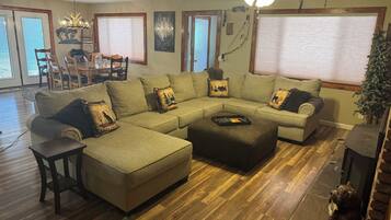 Smart TV, fireplace, DVD player, books