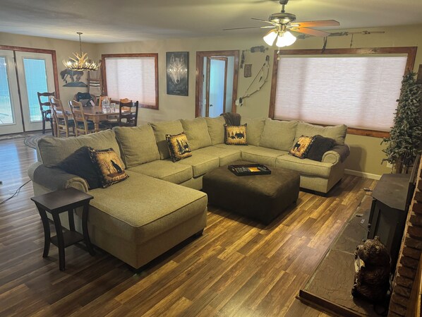 Smart TV, fireplace, DVD player, books