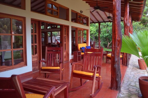 Large 3 bedroom house just 5 minutes from Chinandega