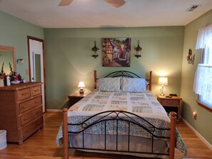 3 Schlafzimmer, Schreibtisch, Bügeleisen/Bügelbrett, kostenloses WLAN