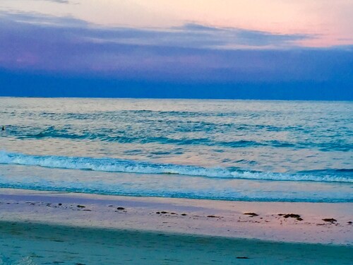 Bright Beach Cottage, Waterviews, Dog Ok, Honeymoon, Weddings