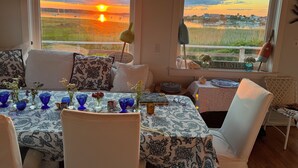 Dining - Bright Beach Cottage, Waterviews, Dog Ok, Honeymoon, Weddings (Biddeford Pool)