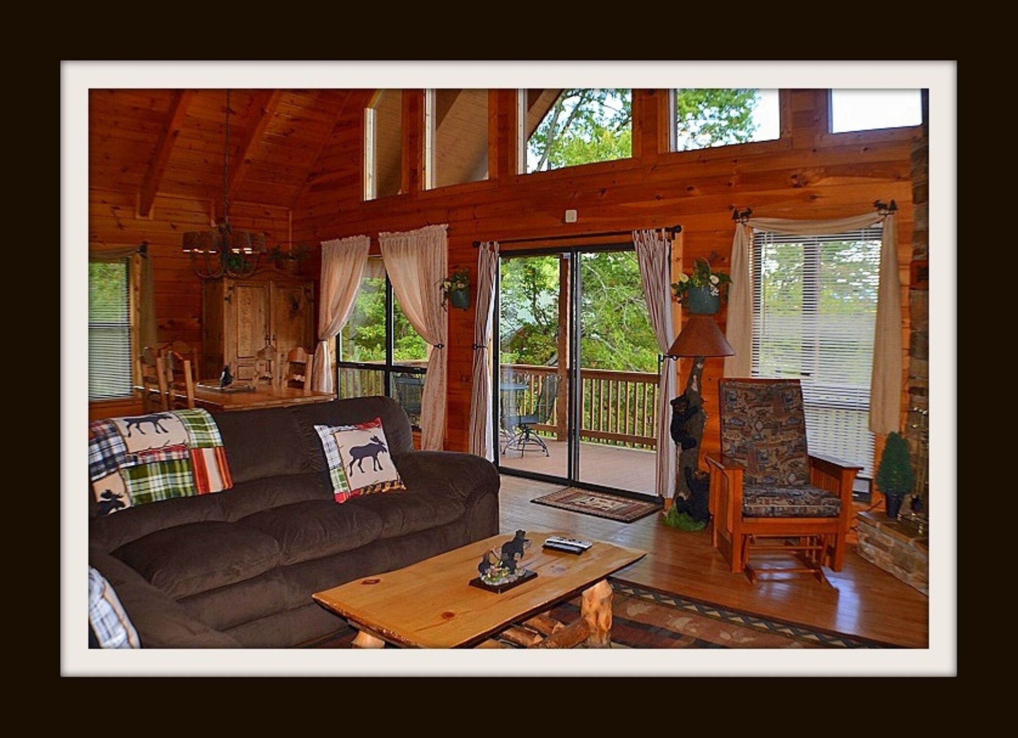 Dogwood Dreams} Awesome Views, Awesome Game-room, WiFi, Hot tub, No steep roads