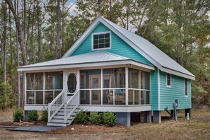 Exterior - Da Fuskie Dreams with Swing Bed and Golf Cart (Daufuskie Island)