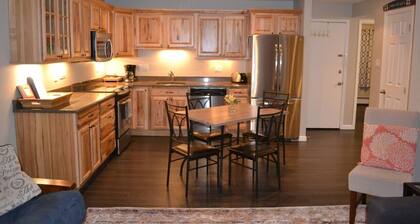 2 Bed 2 Bath Family Ski Condo (Pet Friendly!)