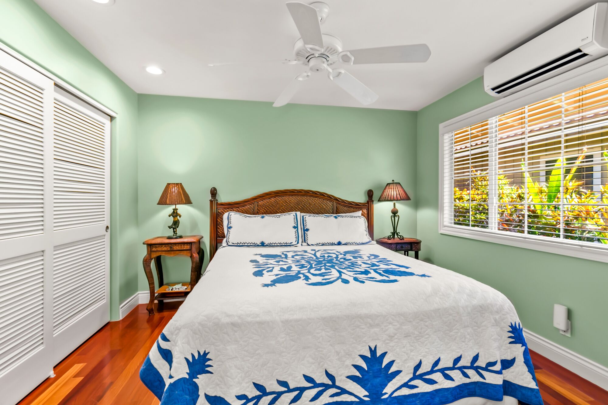 Hale Huna - fully air conditioned 4 BD 4 BTH, short walk to beaches