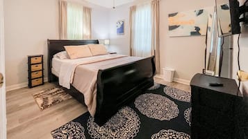 4 chambres, fer et planche à repasser, Wi-Fi, draps fournis