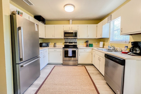 Frigorífic, microones, forn i placa de cuina