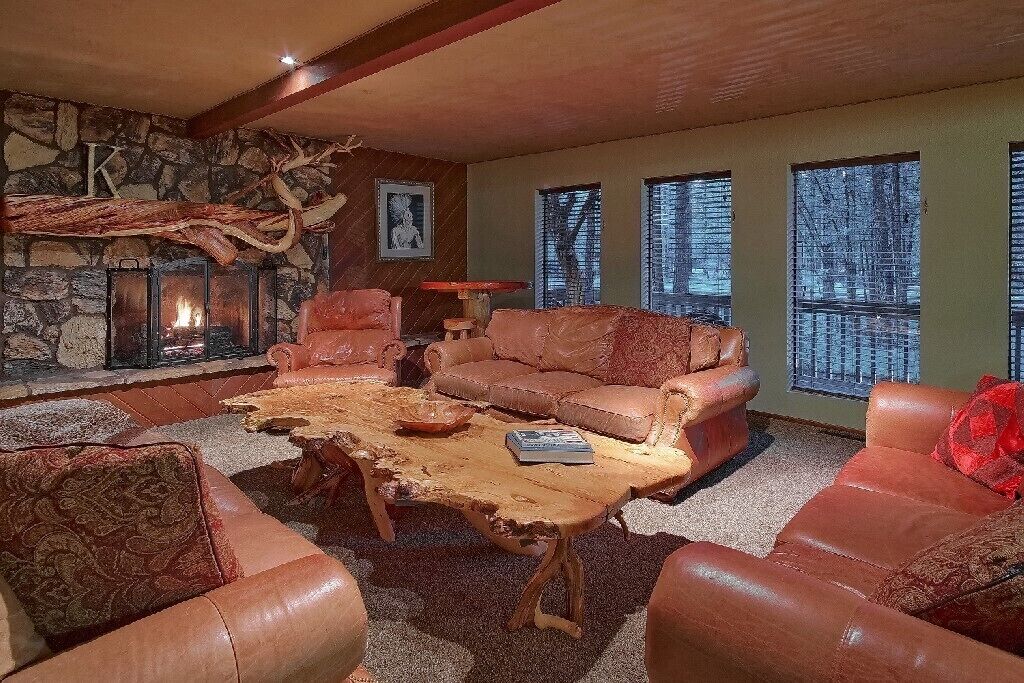 KOBEY'S SKI LODGE & GOLF RETREAT + PERFECT FOR AN AMAZING VACATION IN THE WOODS!