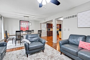 Smart-TV, peis og DVD-spiller