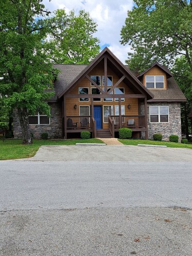 Ylellinen Lodge 4 Master-sviitillä lähellä Silver Dollar Cityä