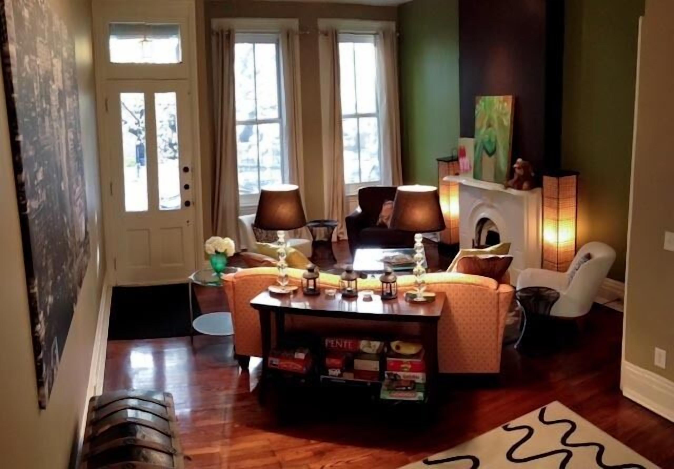 Kentucky Gem ~ Rooftop Deck + Easy Walk to Stadiums, The Banks, and Downtown