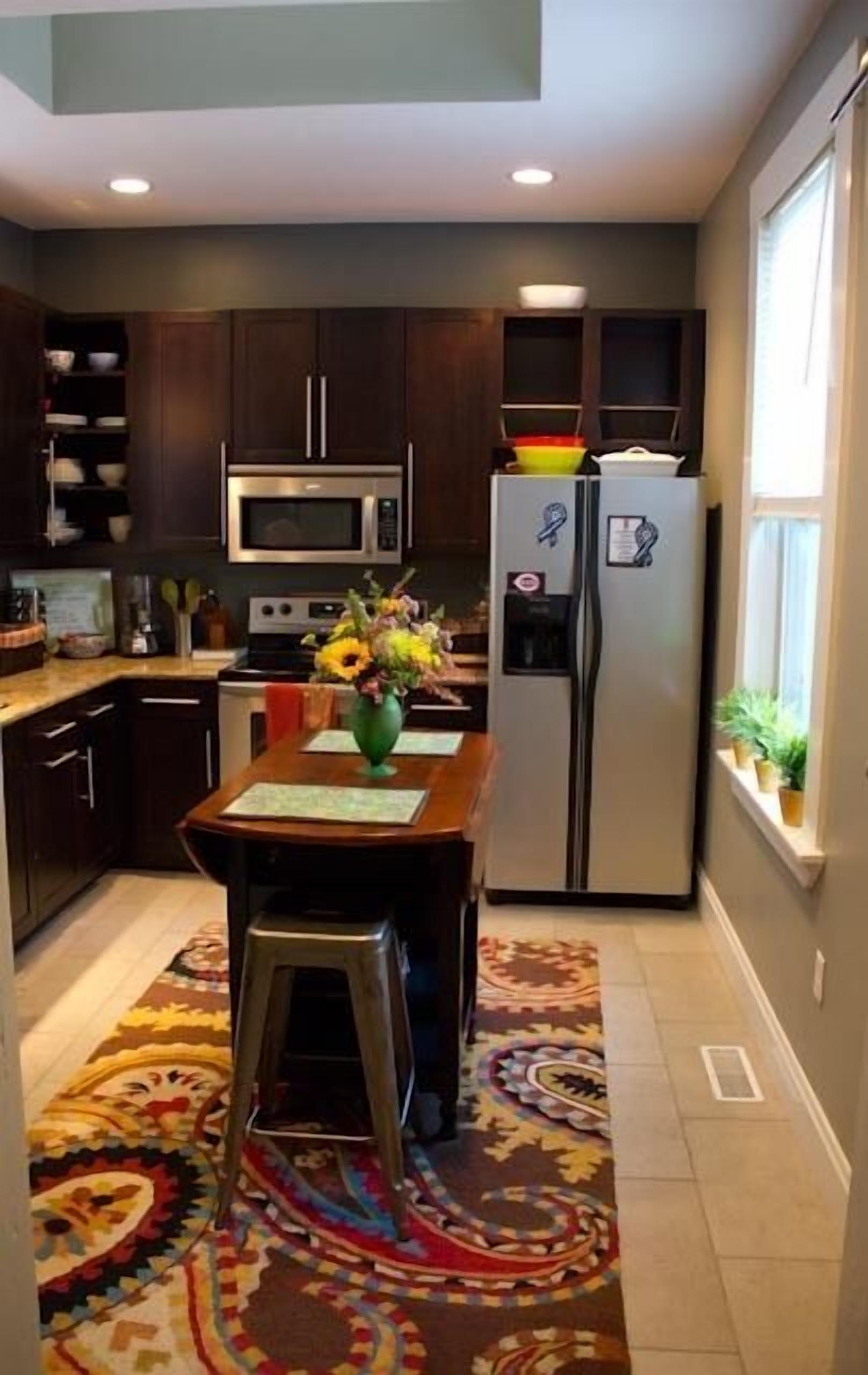 Kentucky Gem ~ Rooftop Deck + Easy Walk to Stadiums, The Banks, and Downtown